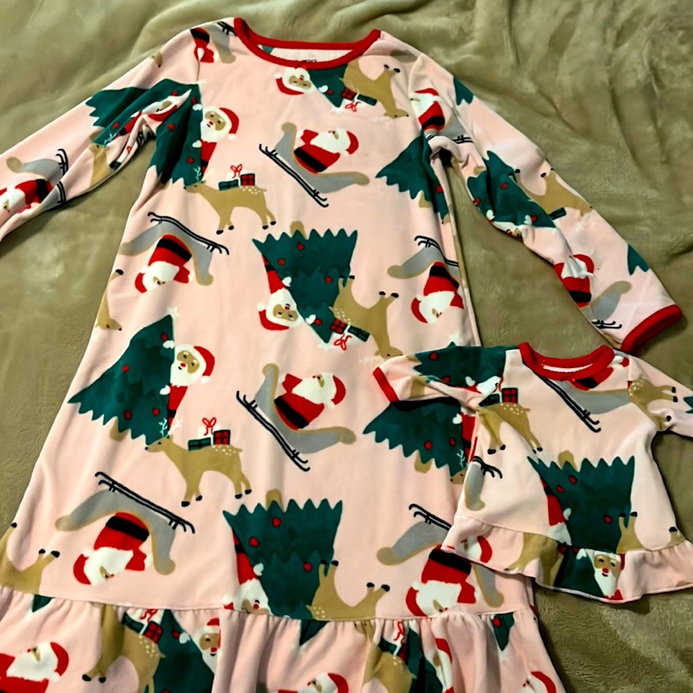 Carters Christmas girls nightgown with matching doll nightgown size 6-7A